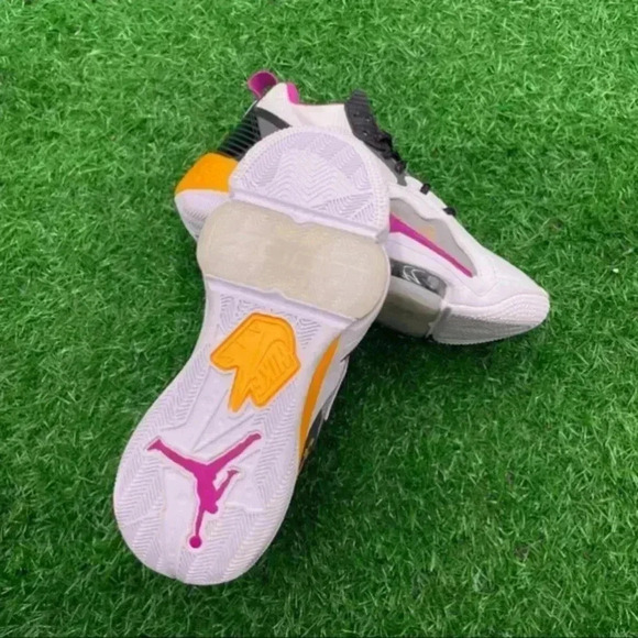 Nike Wmns Jordan Zoom ‘92 - Picture 5 of 6